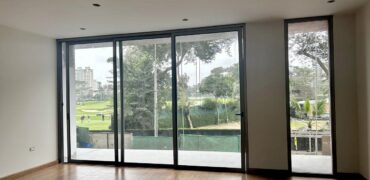 MODERNO PROYECTO DE DEPARTAMENTOS FRENTE AL GOLF EN SAN ISIDRO